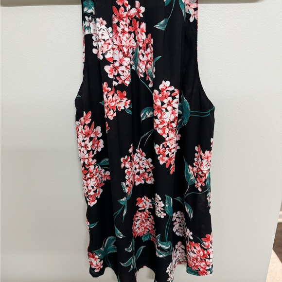 MIX BY 41 HAWTHORN
Millee Pleated Halter Blouse - Picture 2 of 7